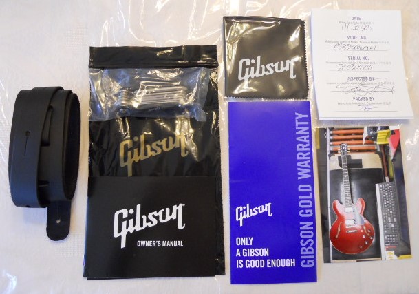 76815743_2020GibsonES-335SatinCherryAccessories.JPG.99bece3a9eb6e833f07bf98126ee8e9c.JPG