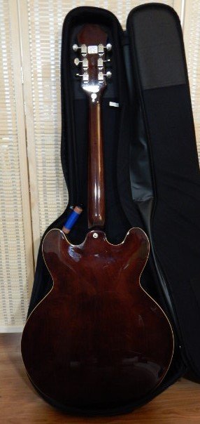 large.EpiphoneCasino-Back.JPG.e27bf940b9f66e01443c89624975cc45.JPG